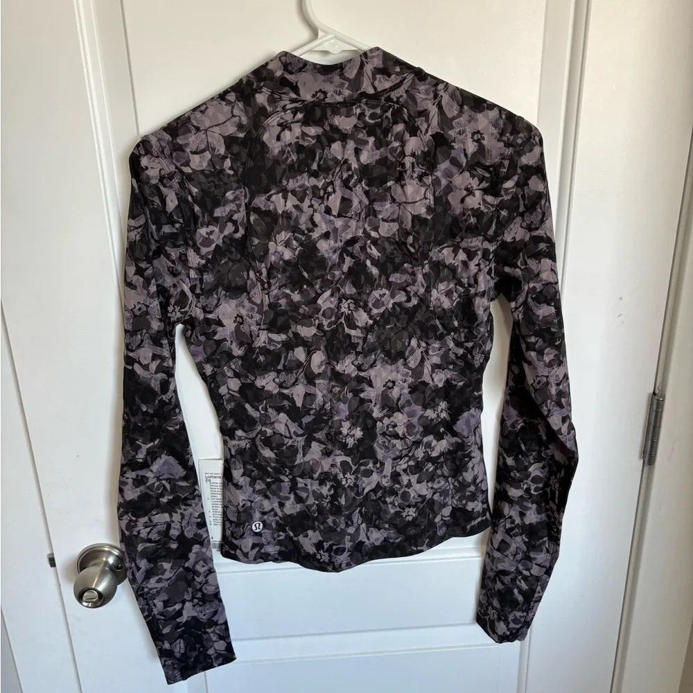 lululemon athletica luxtreme running 1/2 zip - Picture 2 of 4